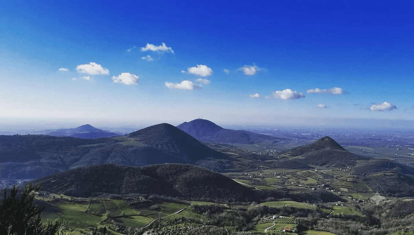 Vista panoramica di Monte Venda dai Colli Euganei